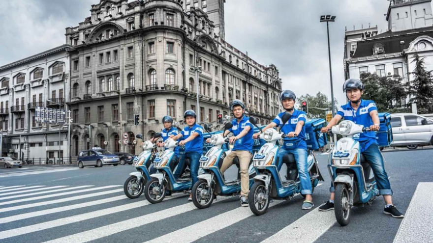 超300名准研究生今夏在饿了么兼职送外卖收入满意脾气变好了