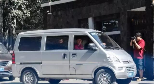 埃神买宝骏,蒿俊闵开五菱!法拉利迈巴赫比不过中国的"神车"?