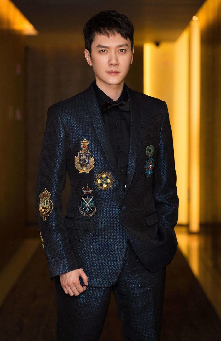 冯绍峰近照曝光,婚变传言不攻自破,网友纷纷表示:算你有良心