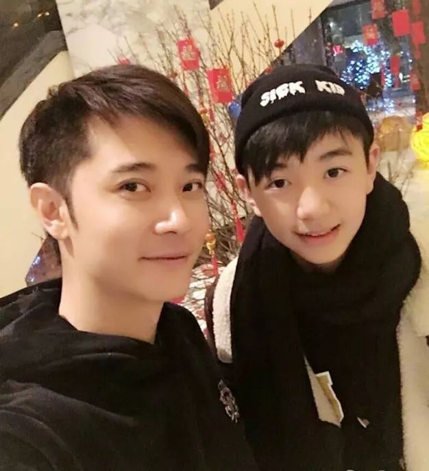 甜馨改名随李小璐姓?大名疑似李奕涵,孩子改名需贾乃亮同意