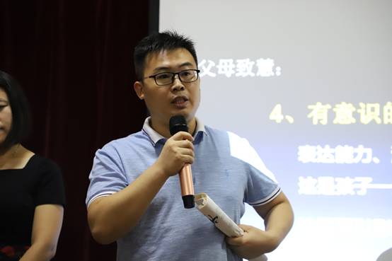 人韩忠作总结发言合影留念齐鲁晚报61齐鲁壹点记者 付玉成特别声明