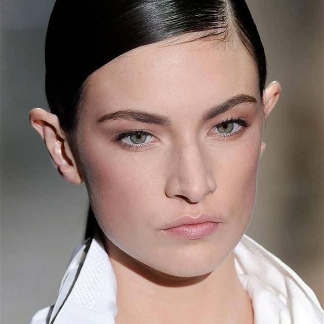 高清镜头下你的妆还ok吗跟超模学化妆3步拥有无懈可击冷峻脸