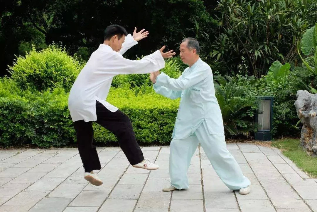如何学会太极推手的"舍己从人"?