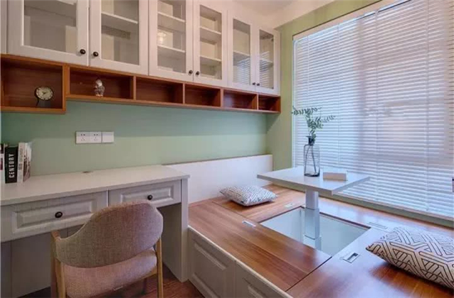 小户型如何装修书房 建议次卧装榻榻米床配书桌书架