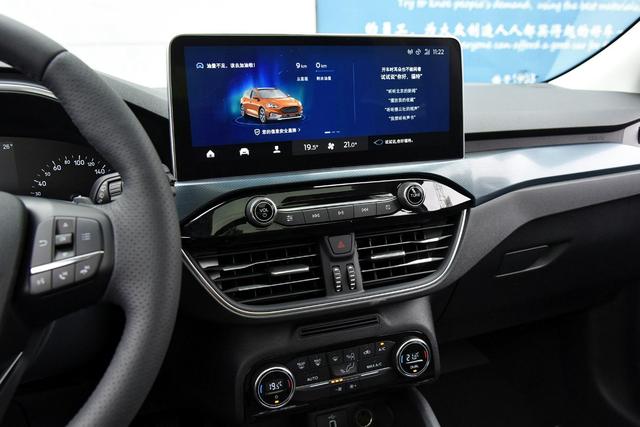 加高版福克斯很好开吗？福克斯Active值不值得买