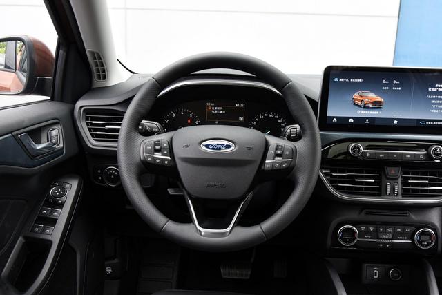 加高版福克斯很好开吗？福克斯Active值不值得买