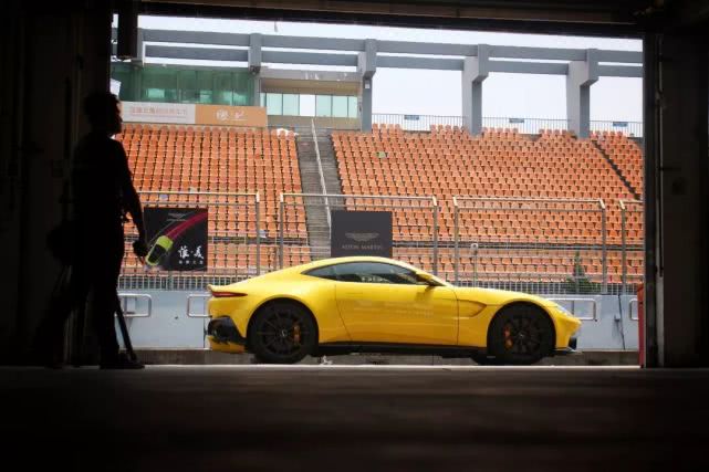 Vantage是换壳AMG GT S？开玩笑！——玩车