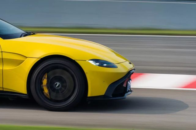 Vantage是换壳AMG GT S？开玩笑！——玩车