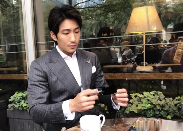 这位90后男神级帅哥太可以了吧|90后|狗血|徐丁_新浪新闻