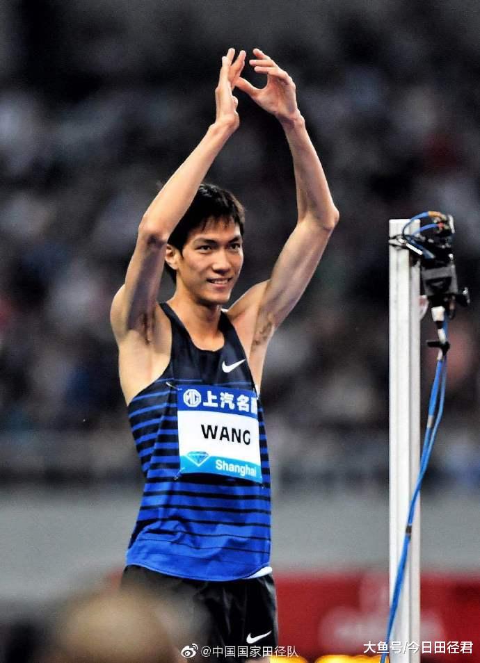 名气最大当归属跳出过2米43现役世界最好成绩的卡塔尔巴尔希姆,但他