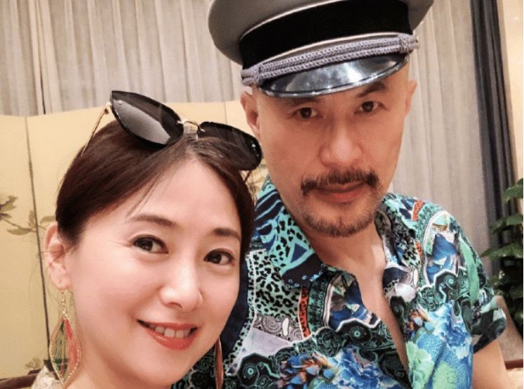 徐锦江与妻子相守20年仍如胶似漆,妻子颜值不输晶女郎翁虹