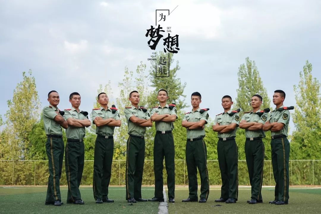 火!万州老兵创意退伍照曝光,太会玩了!