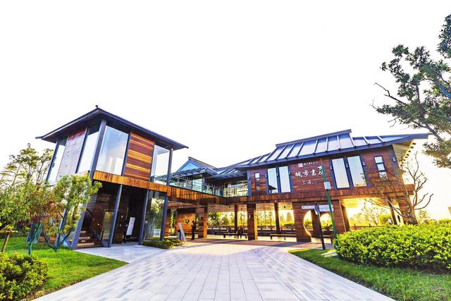 扬州"城市书房不打烊"获赞 主城区15分钟步行阅读圈