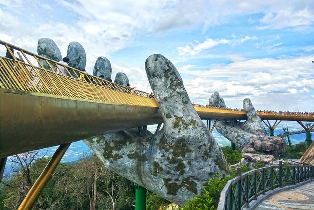 图集越南巴拿山佛手金桥吸引世界各地游客参观游览