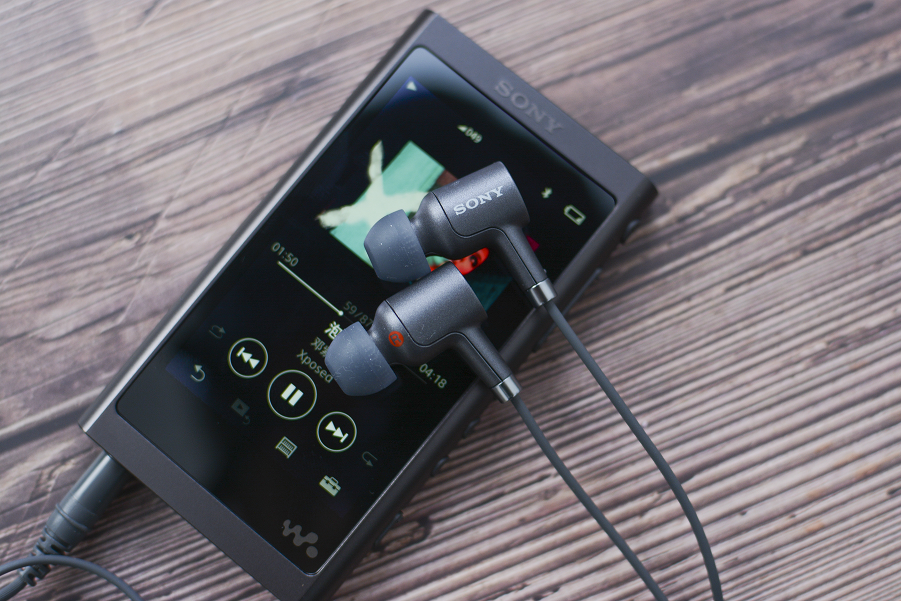 小巧机身时尚感十足  索尼nw-a55播放器图赏