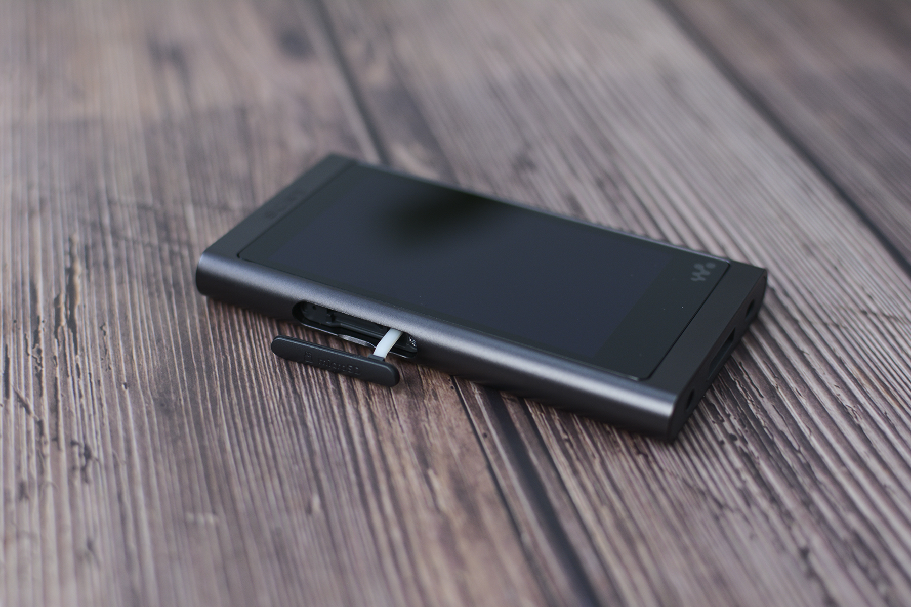 小巧机身时尚感十足  索尼nw-a55播放器图赏