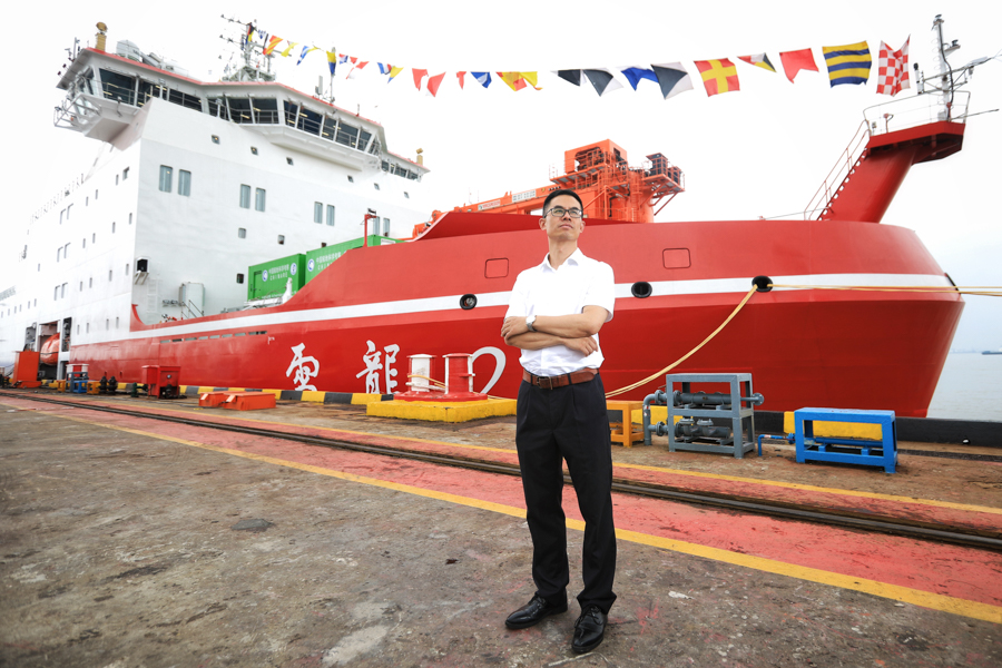 吴刚相伴雪龙2号十年绘极地科考利器