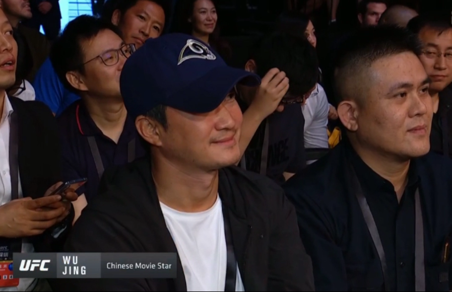 ufc深圳站,李景亮读秒绝杀tko对手,吴京现场观战激励吸血魔