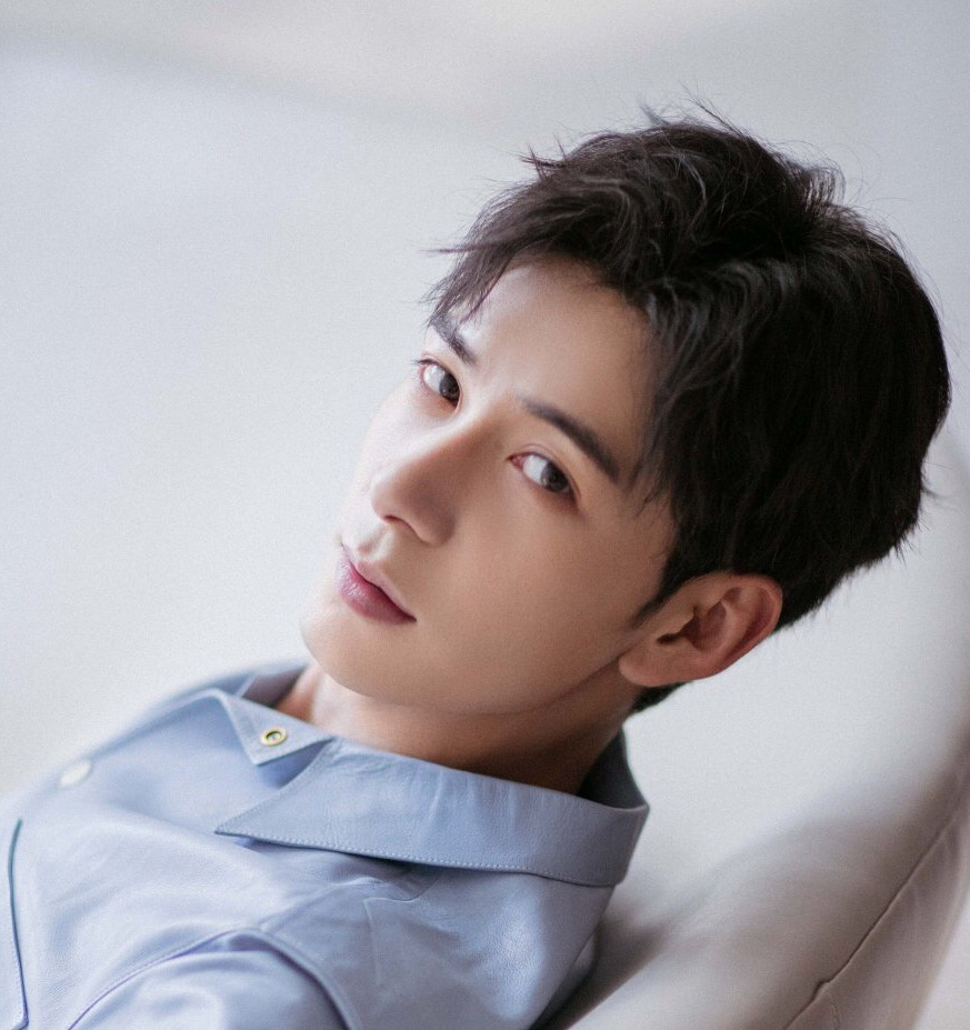 错过了白敬亭如今让东宫女孩落泪胡冰卿疑似牵手陈星旭