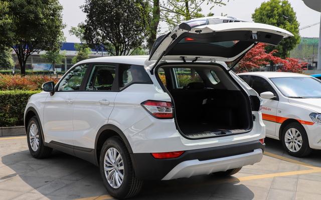 车宽近2米,被称国产宽体suv,标配1.5t,8w多为何卖不动?