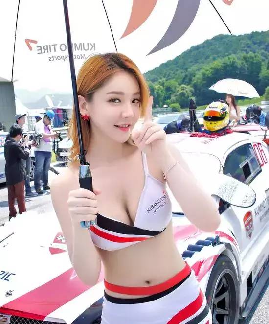 真不是碰瓷？你引擎盖上有鸟屎，大爷帮你擦擦！