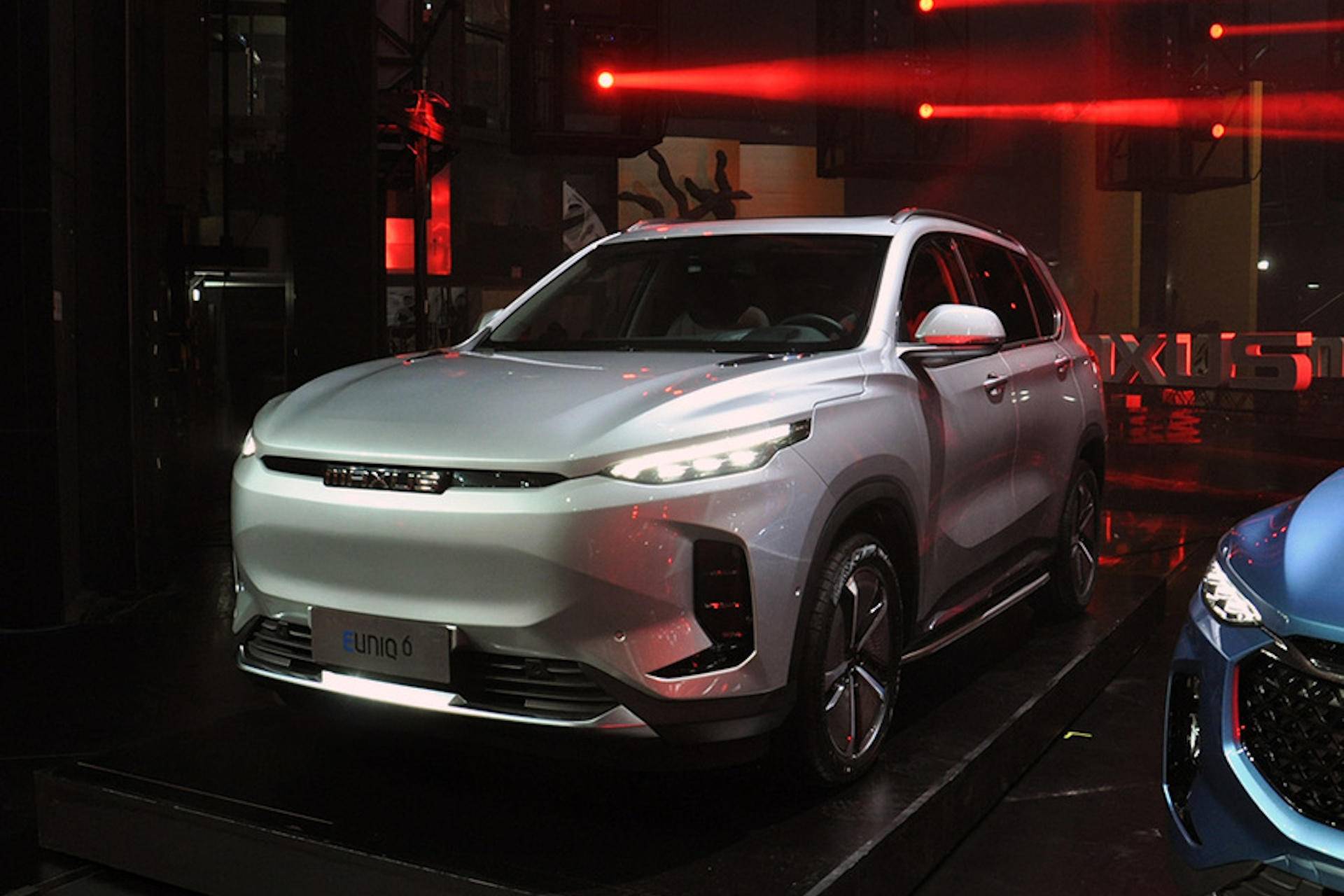 迈克萨斯10万叫板唐二代,14英寸大屏,电动版600km,三种动力!-新浪汽车