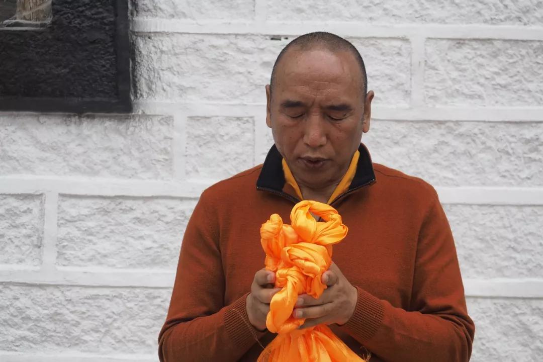 日春仁波切活佛,我们想你了事后领队告诉我,这样的天气,最多还有一个