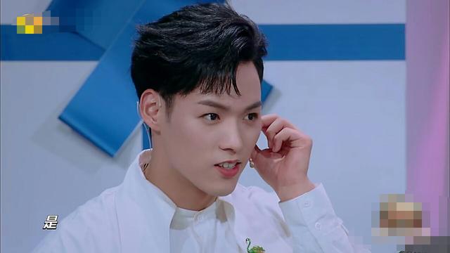 金晨与董又霖因相亲擦燃爱火他们街头拥抱姿势有邓伦的影子