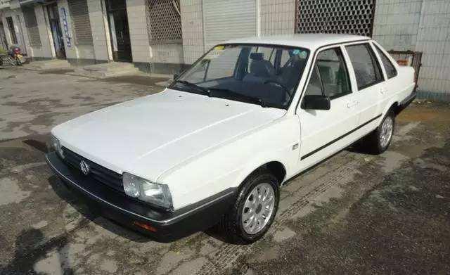 80年代买桑塔纳属于什么水平 网友:现在没百万豪车都算家道中落