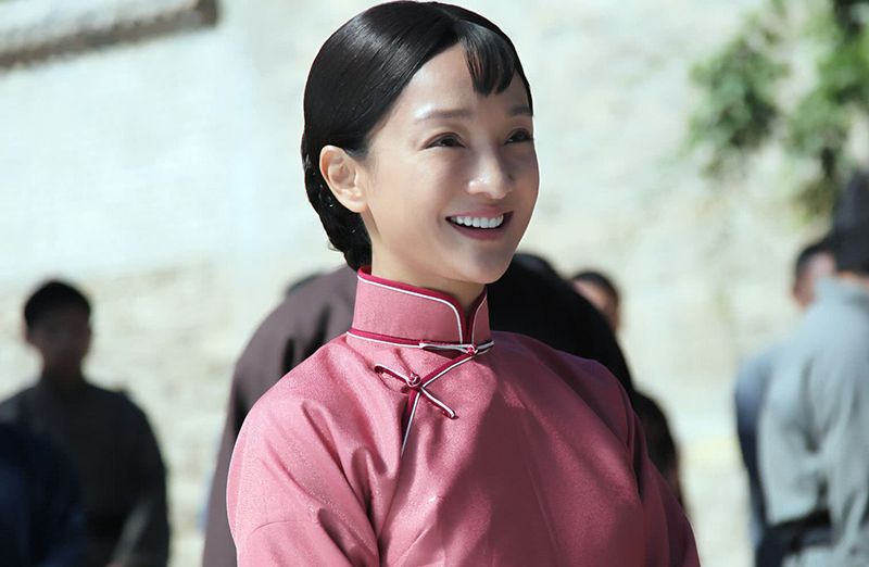 酒桌会名导，赵丽颖复出事业三级跳！这是赶超周迅、孙俪的节奏？