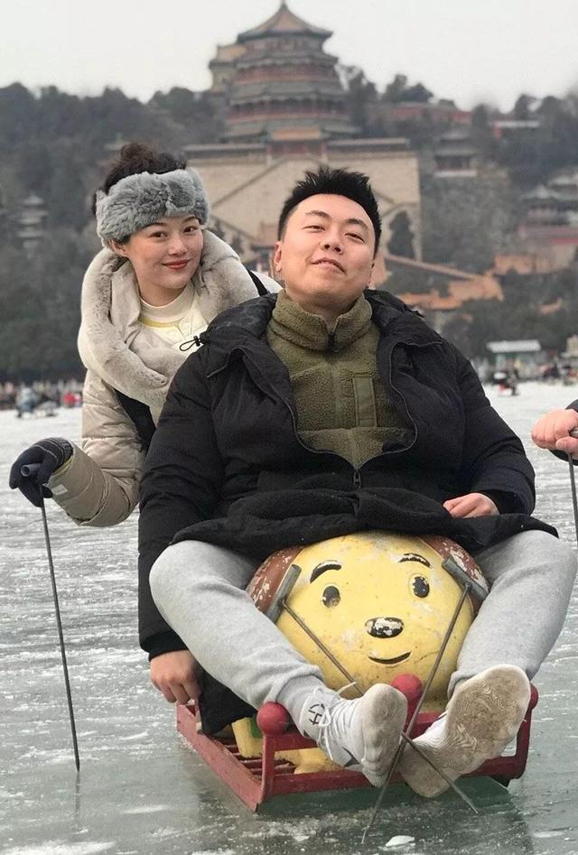 超模杜鹃与网红晚晚同框,竟然是网红胜出了?|杜鹃|超模|网红_新浪新闻