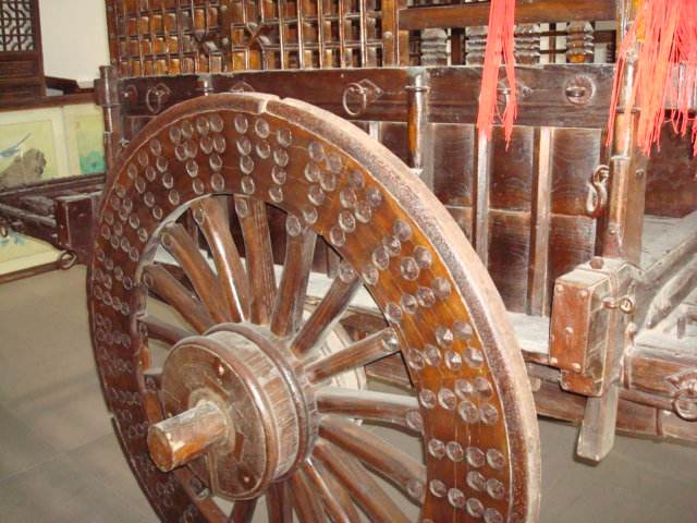 秦始皇的马车下面藏有两个伏兔它们是现代减震器的老祖宗