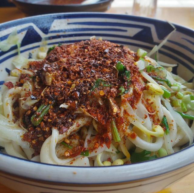 油泼箸头面又名香棍面 已有两百多年历史