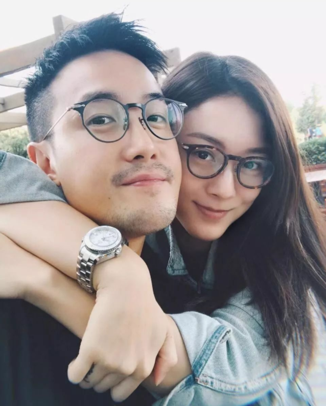 才华大于颜值!曾国祥跟曾志伟一样长得不帅,老婆却貌美如花