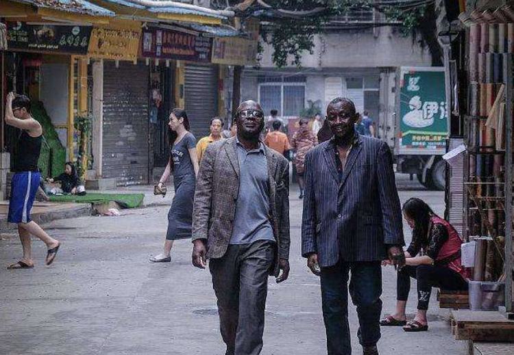 又一个三线城市被非洲人占据,黑人直呼:想在这儿结婚生子