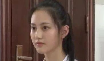 北电新生合照变“消消乐”，除了陈飞宇，娱乐圈预备役颜值堪忧