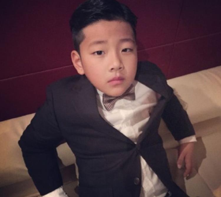 林志颖的大儿子开挂般的长大了身高快赶上爸爸意外撞脸蔡徐坤