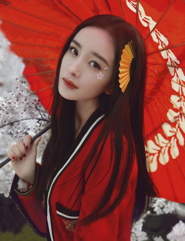 杨幂与赵丽颖的无奈，肖战们羡慕不来
