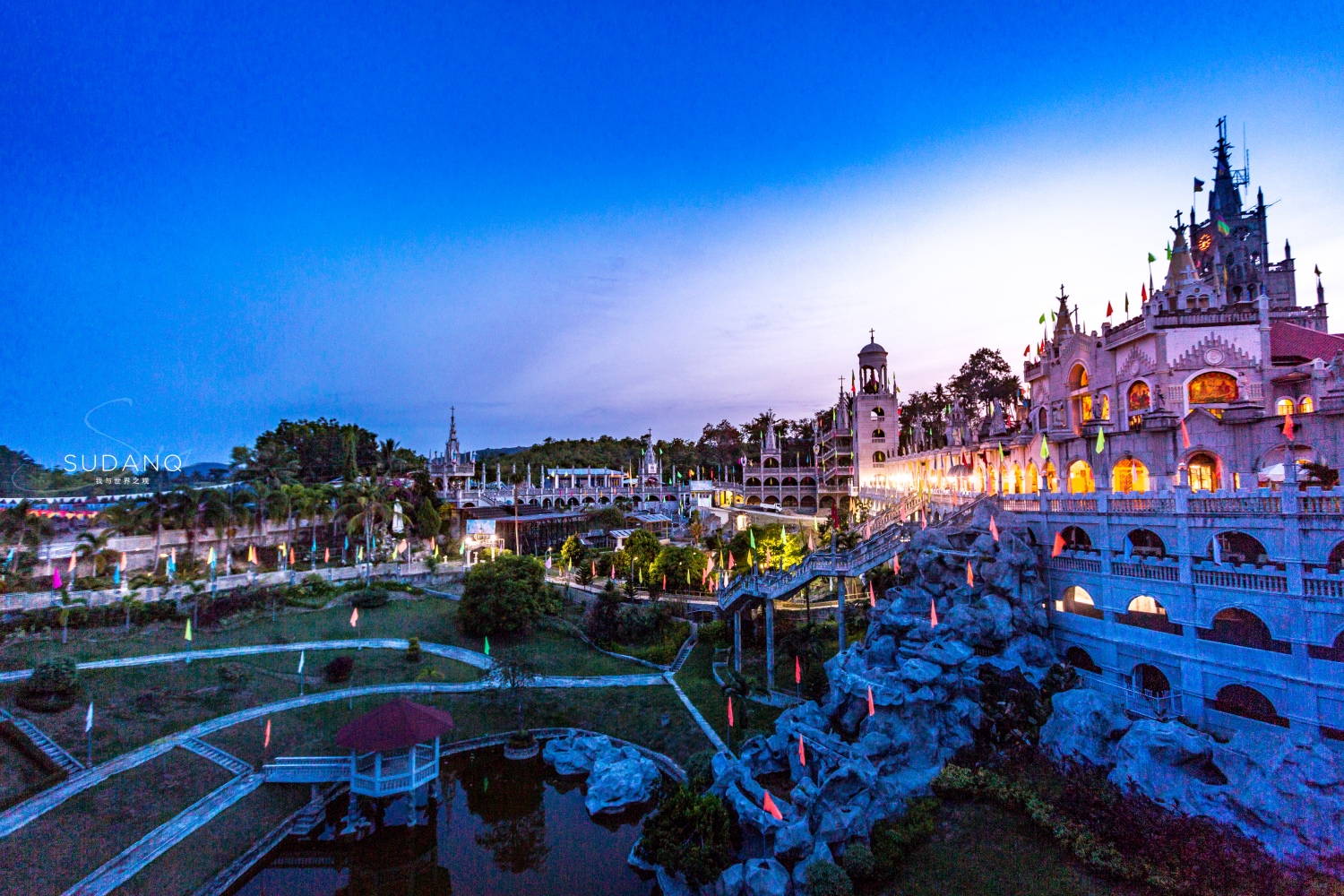 这座神殿禁止游客穿着暴露,是菲律宾最美教堂,门票才3块钱