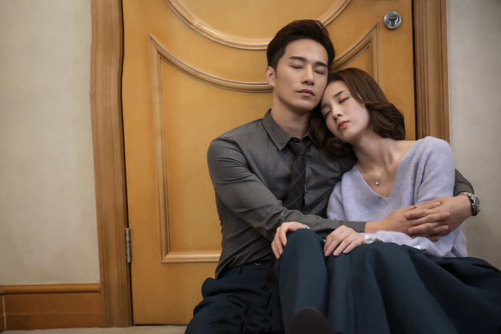 外星女生柴小七热播万鹏演绎外星少女新剧和王以纶搭档