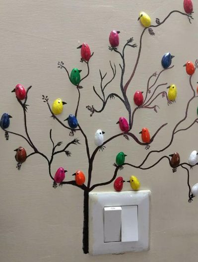 女孩用开心果的壳做出手工艺品即简单又漂亮不妨你也试试