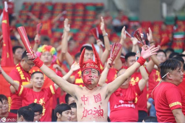 国足再烂,在中国也是最受关注的运动,这点篮球球迷不服不行休闲区蓝鸢梦想 - Www.slyday.coM 国足再烂,在中国也是最受关注的运动,这点篮球球迷不服不行休闲区蓝鸢梦想 - Www.slyday.coM