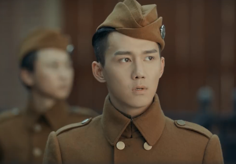 烈火军校:谢良辰承认是女生,纪瑾眼神好懵逼,弹幕:没憋住笑了