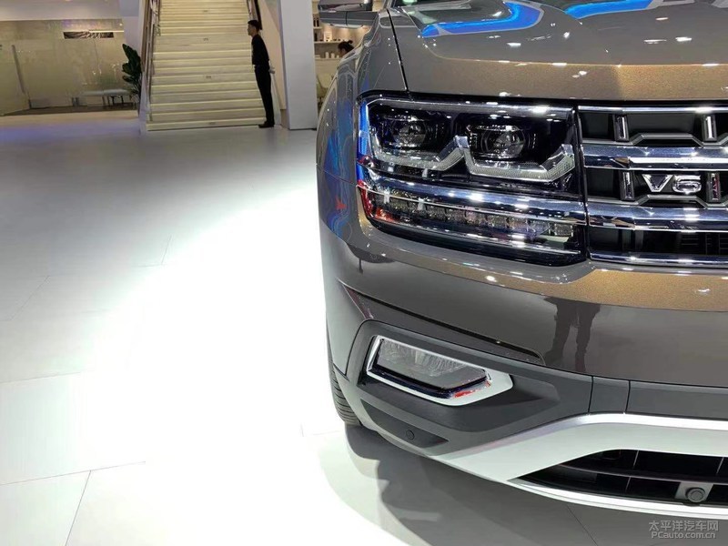 成都车展2020款上汽大众途昂上市售30095059万元