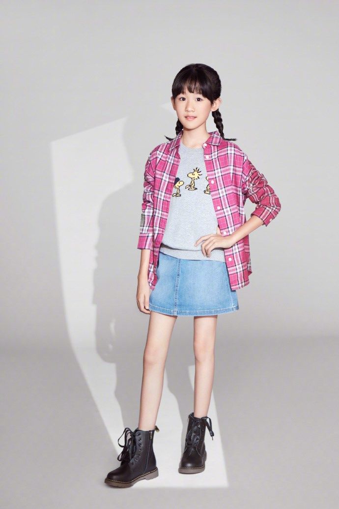 陆毅的女儿贝儿长得越来越像爸爸了高颜值加上大长腿惹人羡