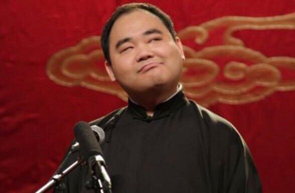 侯震劝粉丝在家看纲丝节疑为涉嫌低俗的郭德纲徒弟鸣不平