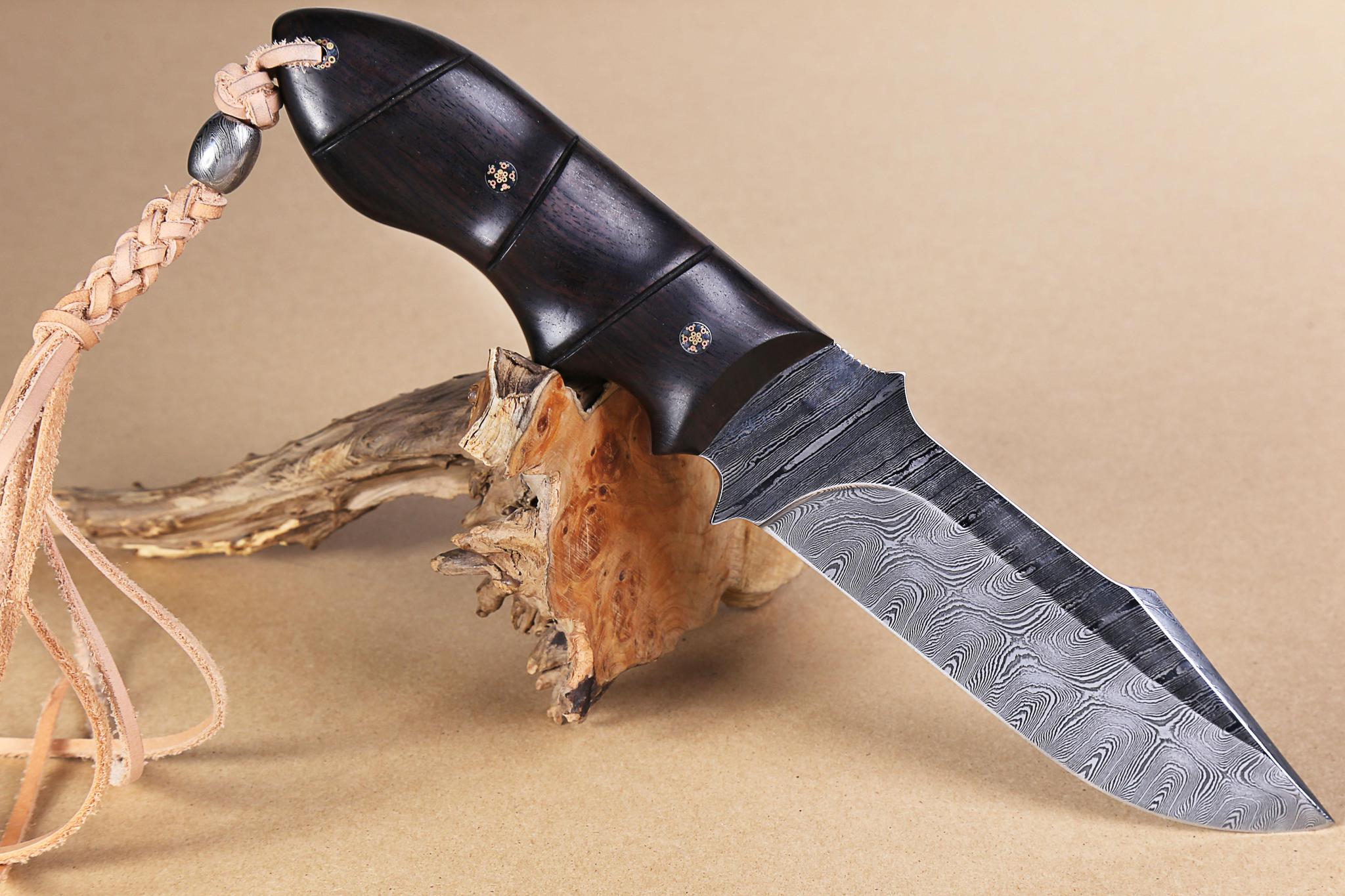 名刀欣赏大马士革刀上精致的背花竟然是纯手工雕刻的