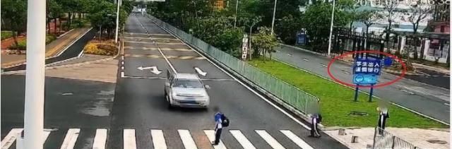 初一学生过斑马线时被撞飞身亡,两位学生旁观休闲区蓝鸢梦想 - Www.slyday.coM 初一学生过斑马线时被撞飞身亡,两位学生旁观休闲区蓝鸢梦想 - Www.slyday.coM