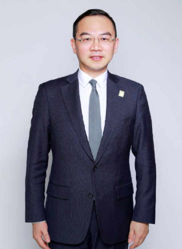 郎永淳离开央视5周年,网友晒对比照判若两人,感叹时光飞逝