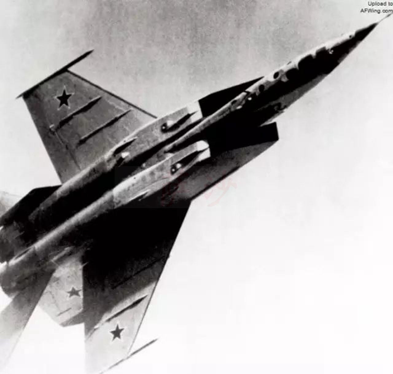 9月6日别连科驾驶米格25叛逃1976年苏联空军战力因此倒退10年